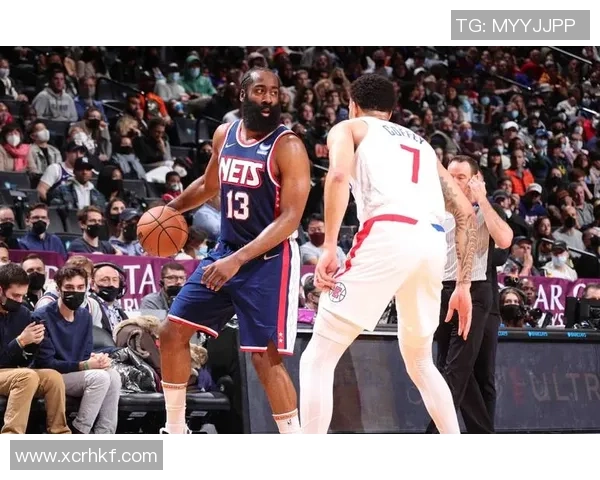 快船与篮网激战正酣NBA直播精彩瞬间不容错过